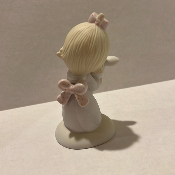 Precious Moments: Jesus Loves Me E-1372/G - Picture 3 of 6